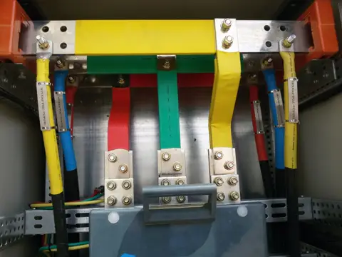 تجميع قضبان توزيع الضغط الواطئ